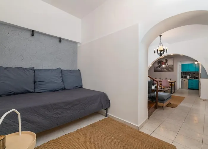 Casa de Férias A Unique 3-4 Bedrooms House In Old Town *