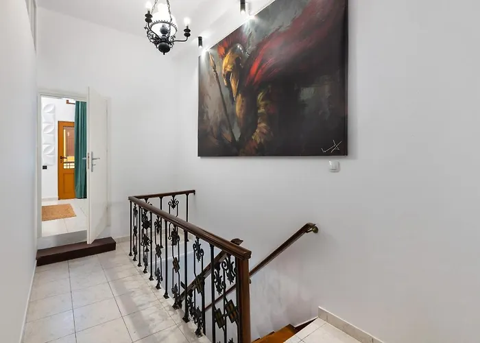 Casa de Férias A Unique 3-4 Bedrooms House In Old Town *