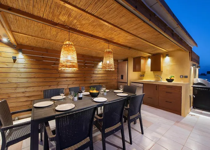 Casa de Férias A Unique 3-4 Bedrooms House In Old Town