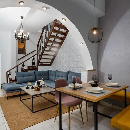 Ferienhaus A Unique 3-4 Bedrooms House In Old Town